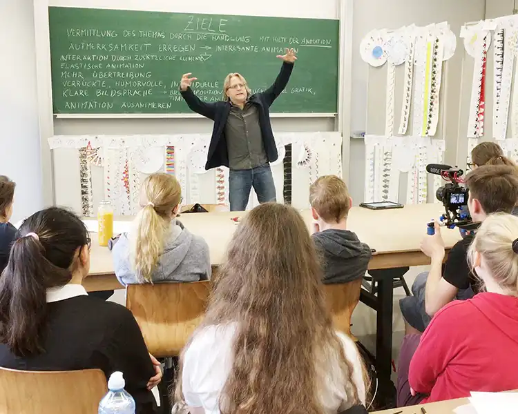 Thomas Stellmach held a Zoetrope workshop for students of the FOSBOS Straubing.